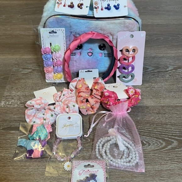 Girls Fun Gift Set - Fuzzy Cat Carry All Bag - NWOT - Picture 1 of 12